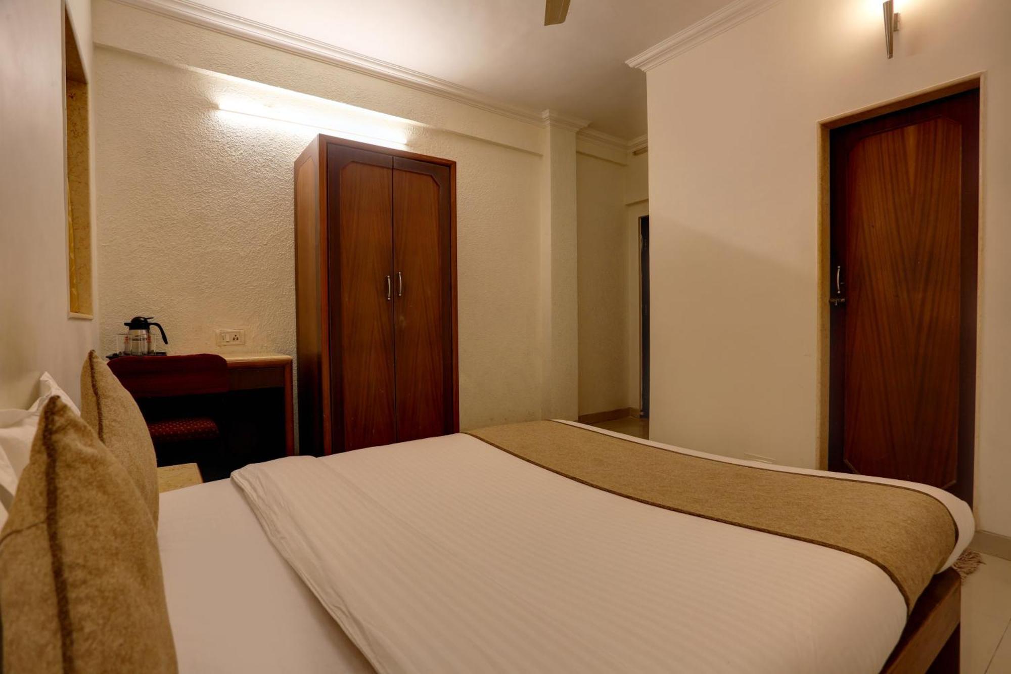 Accord Hotel Bombay Exterior foto
